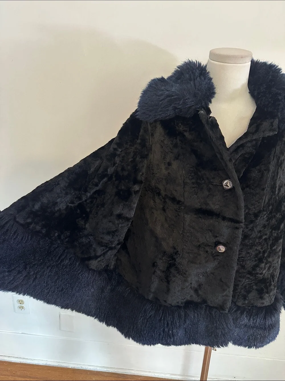 Vintage 60s Black Velvet Lush Navy Faux Fur Penny Lane Cape One Size - Picture 3 of 6